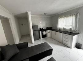 Sunset Rest Guesthouse, hotel di Secunda