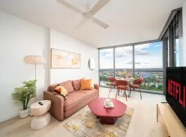 1Bedroom Sip in Style Apt in Queens Wharf - level 33 with City and River view