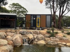 Gruyere Falls by Tiny Away, Hotel in Gruyere