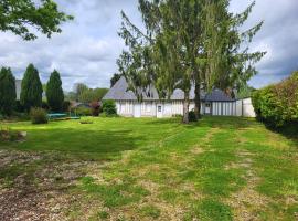 Charme d'antan confort moderne - maison familial avec jardin clos - Côte d'Albâtre, hotel Doudeville városában