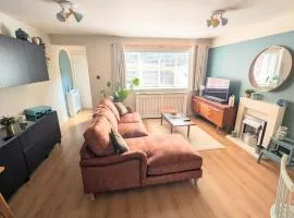 70's Inspired 1 Bed flat