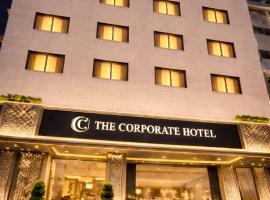 The Corporate Hotel - NEAR TERMINAL 3 DELHI AIRPORT WITH - Free AIRPORT PICKUP, Hotel in Neu-Delhi