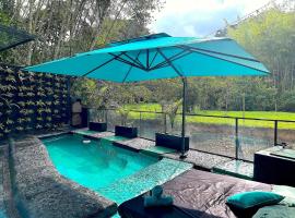 Luxury Villa Eleven Eleven, hotel a San Rafael