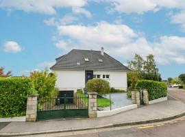 Grande maison 160 m2 6 chambres à Caen, hotel di Caen