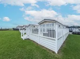 Caravan With Stunning Sea Views At Broadland Sands Holiday Park Ref 20274Bs