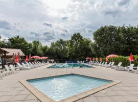 Camping la Vallée des Vignes - Aquatique Vacances, Hotel in Les Rochettes