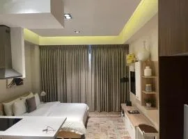 The Pearl In City by Vista Views-Luxury Studio