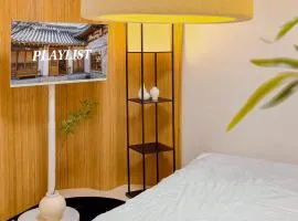 Jamsil near Lotte World, Easy Access to Gangnam, Seongsu & Jongro