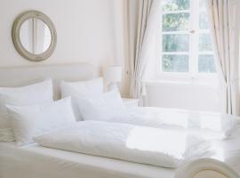 KAROLINGERHOF - Mosel, khách sạn ở Kröv