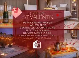 Les Gîtes de Laure - L'Eden Romantique, B&B, Spa privatif et Petit Déjeuner, Couloir de nage, 10mn Carcassonne