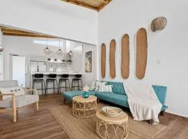 Villa Atlantico Sol - Chic 2 BR Apartment - 1 Parking Spot