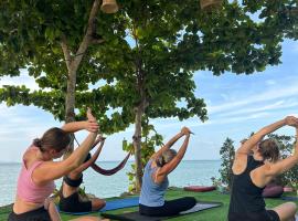 Beach Yard Hostel、Ban Nuaのホテル