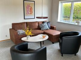 Hyggelig villa i Grindsted tæt ved Legoland, hotelli Grindstedissä