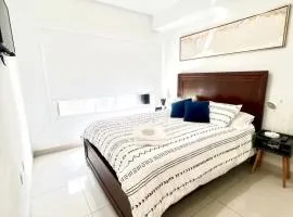 Studio Apartment with backyard - All Private!