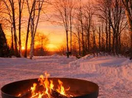 Cozy Beachburg Apartment Fire Pit and Privacy