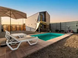 Tiny House con Piscina Privada, AC and Starlink