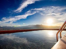 Apartamento Moderno con Vista Piscina Infinita Secrt Escalante，San Pedro的飯店