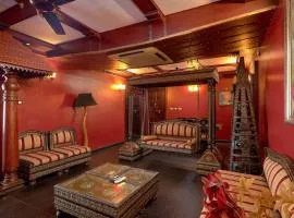 3-Min Walk to LuLu! Spacious 3BR Family Haven !