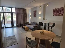 Karatza's suite 2