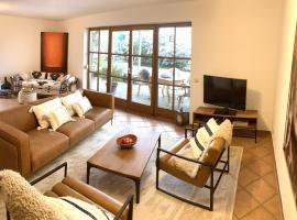 Viesnīca AlpenLodge Chiemsee pilsētā Nußdorf