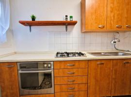 Simple Holiday Home, Hotel in Jablanac