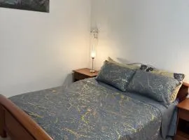 Apparemment 2 pièces