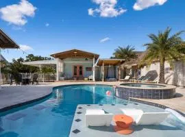 Suite Flamingo Pointe with Shared POOL