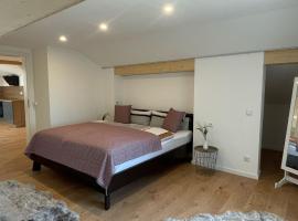 Charmantes Dorf-Apartment, hotel a Dietramszell