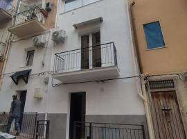 Mumin, hotelli kohteessa Carini