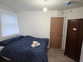 Fantastic Studio in Morden