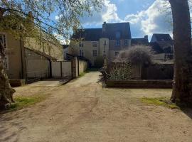 Studio centre ville la Ferté Bernard, hotel a La Ferté-Bernard