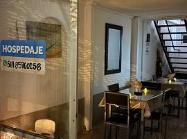 Residencial Fernanda, hotel di Caldera