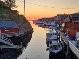 Mausund- Øyperla i havet! Egen båtplass ved hytta!, hotel in Frøya