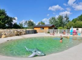 ZEcamping 3 étoiles 4km plage piscine sauna dog friendly salle fitness, hotel a Pouldreuzic