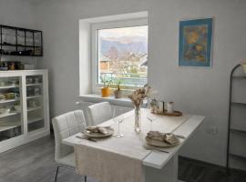 Apartment Čebelica, hotel i Lesce