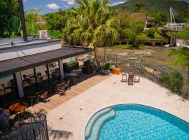 Casa histórica restaurada no centro de Timbó, perto de Pomerode, hotell sihtkohas Timbó