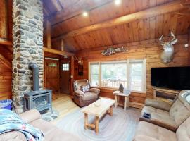 Wooded Family Retreat! 11 Mi to Acadia Entrance, ξενοδοχείο σε Τρέντον
