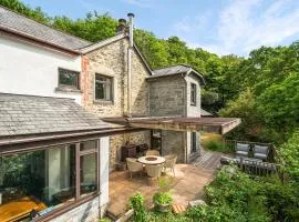 4 Bed in Tresarrett oc-b34254