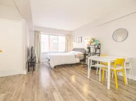 Studio in heart of DT,walk to 2 metros,Concordia