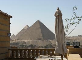 Crowne Pyramids View inn, B&B v Kairu