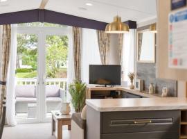 Seton Sands wentworth luxury lodge - 2 Beds Sleeps 6 with starlink، فندق في Port Seton