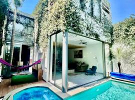 Beautiful House with Climate Pool and Jacuzzi, hotel sa Colima