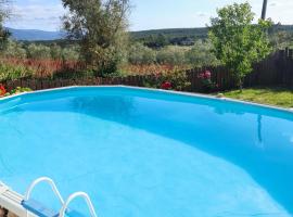 Apartment with Private Pool، فندق في أرغانيل