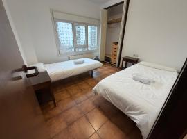 mikasita Pamplona Castaños - student housing & coliving, hotel in Barañáin