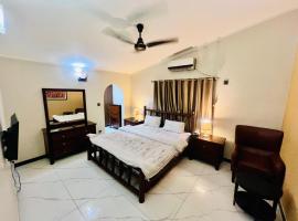 Waves Guest House Clifton Khi, hotel a Karachi