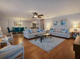 St Augustine Island Home with Patio, Walk to Beach!
