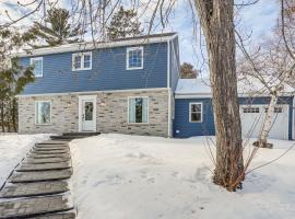 Family Fun on Lake Bemidji! Spacious Home with Yard, hotell i Bemidji