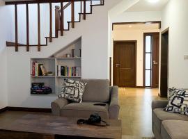 Zuri's Beachfront Bliss, With Beach Access, hotelli kohteessa Mtwapa