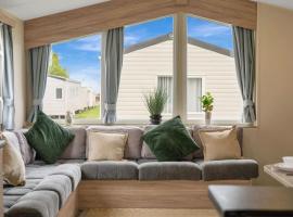 Starlink Wi-Fi Near Pool & Beach 3BR Seton Sands: Port Seton şehrinde bir otel