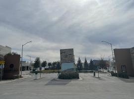 Casa en fraccionamiento privado, хотел в Салтильо